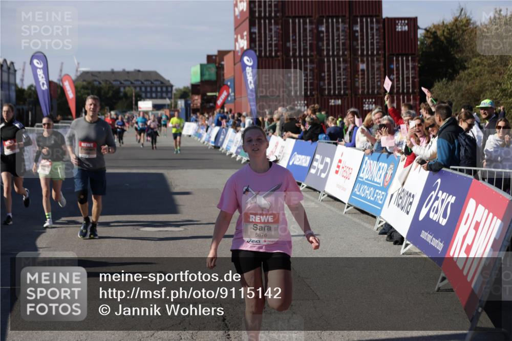03.10.2025 - Köhlbrandbrückenlauf Jannik Wohlers http://msf.ph/oto/9115142 03.10.2025 13:32:35 Ziel 4966, 5226, 5255, 5286, 5357, 5442, 5876, 5891, 5892, 6141 meine-sportfotos.de