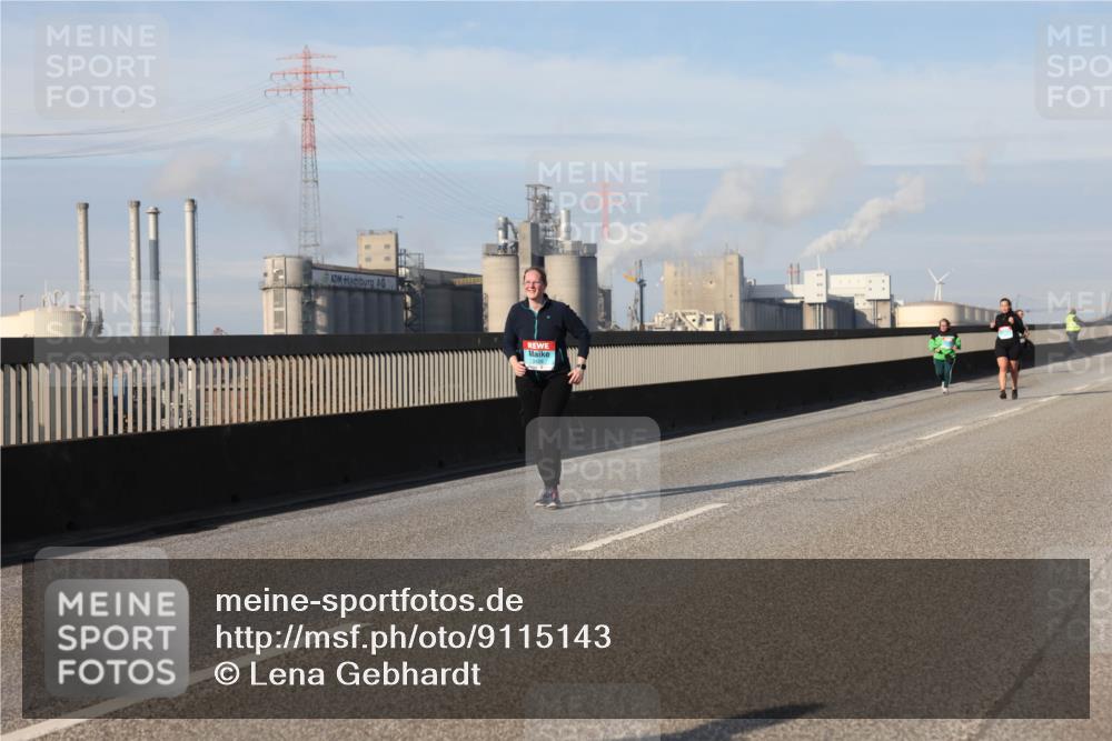 03.10.2025 - Köhlbrandbrückenlauf Lena Gebhardt http://msf.ph/oto/9115143 03.10.2025 10:17:57 Position 2  meine-sportfotos.de