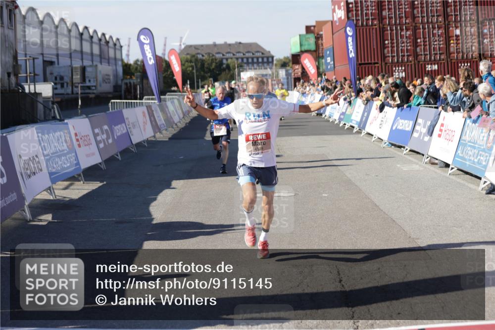03.10.2025 - Köhlbrandbrückenlauf Jannik Wohlers http://msf.ph/oto/9115145 03.10.2025 13:02:12 Ziel 4109, 4130, 4281, 5617, 5697, 6032, 6461 meine-sportfotos.de