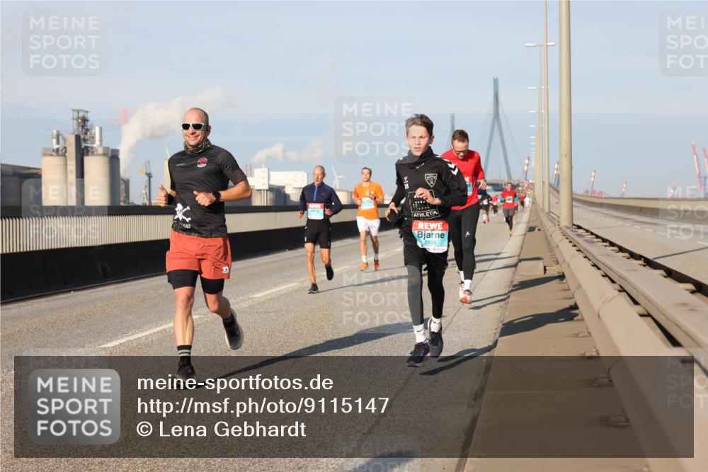 03.10.2025 - Köhlbrandbrückenlauf Lena Gebhardt http://msf.ph/oto/9115147 03.10.2025 09:43:27 Position 2 2760 meine-sportfotos.de