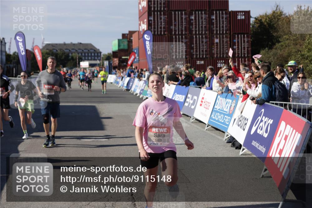 03.10.2025 - Köhlbrandbrückenlauf Jannik Wohlers http://msf.ph/oto/9115148 03.10.2025 13:32:35 Ziel 4966, 5226, 5255, 5286, 5357, 5442, 5876, 5891, 5892, 6141 meine-sportfotos.de