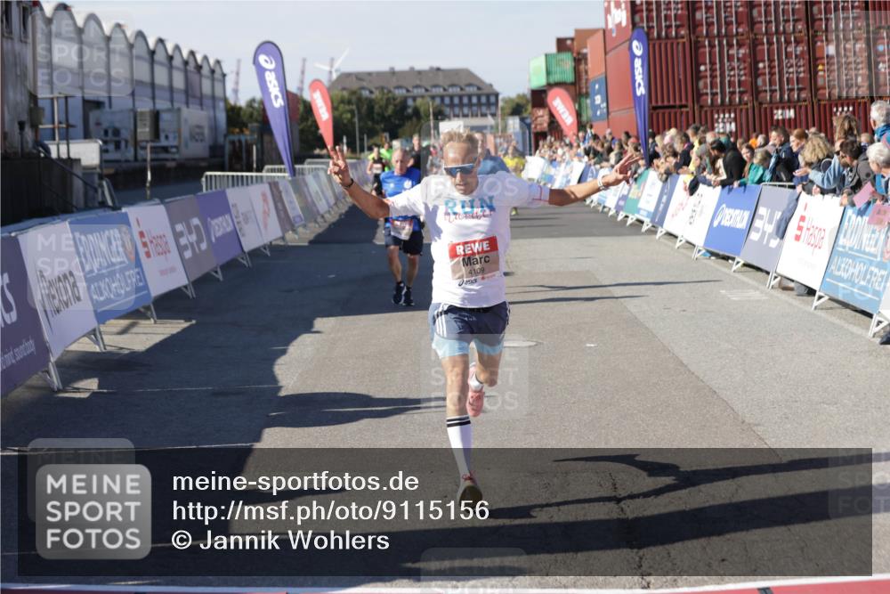03.10.2025 - Köhlbrandbrückenlauf Jannik Wohlers http://msf.ph/oto/9115156 03.10.2025 13:02:12 Ziel 4109, 4130, 4281, 5617, 5697, 6032, 6461 meine-sportfotos.de
