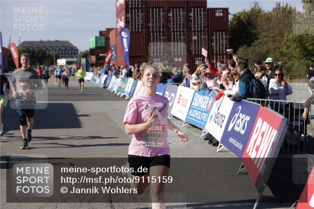 03.10.2025 - Köhlbrandbrückenlauf Jannik Wohlers http://msf.ph/oto/9115159 03.10.2025 13:32:35 Ziel 4966, 5226, 5255, 5286, 5357, 5442, 5876, 5891, 5892, 6141 meine-sportfotos.de