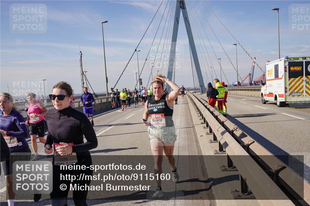 03.10.2025 - Köhlbrandbrückenlauf Michael Burmester http://msf.ph/oto/9115160 03.10.2025 12:56:38 Position 2 6557, 5288, 4976, 6185 meine-sportfotos.de