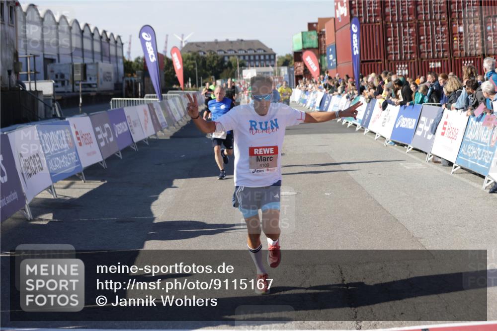 03.10.2025 - Köhlbrandbrückenlauf Jannik Wohlers http://msf.ph/oto/9115167 03.10.2025 13:02:12 Ziel 4109, 4130, 4281, 5617, 5697, 6032, 6461 meine-sportfotos.de