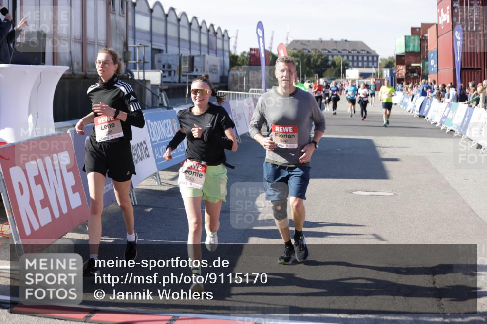 03.10.2025 - Köhlbrandbrückenlauf Jannik Wohlers http://msf.ph/oto/9115170 03.10.2025 13:32:37 Ziel 5226, 5255, 5286, 5357, 5442, 5876, 5891, 5892, 6141, 6360 meine-sportfotos.de