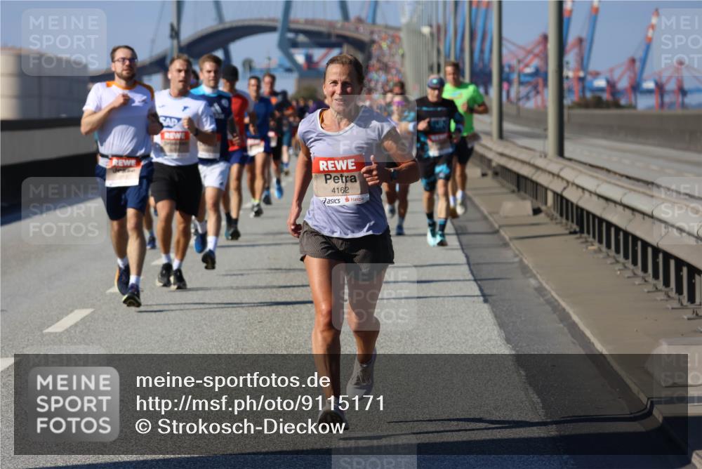 03.10.2025 - Köhlbrandbrückenlauf Strokosch-Dieckow http://msf.ph/oto/9115171 03.10.2025 12:47:45 Position 3 4162 meine-sportfotos.de
