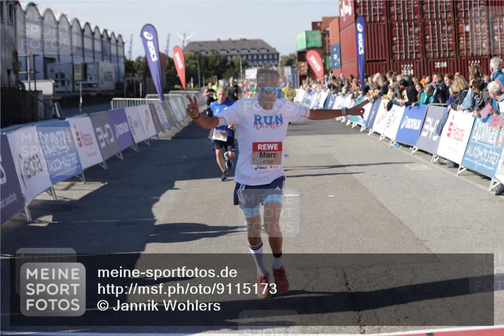 03.10.2025 - Köhlbrandbrückenlauf Jannik Wohlers http://msf.ph/oto/9115173 03.10.2025 13:02:12 Ziel 4109, 4130, 4281, 5617, 5697, 6032, 6461 meine-sportfotos.de
