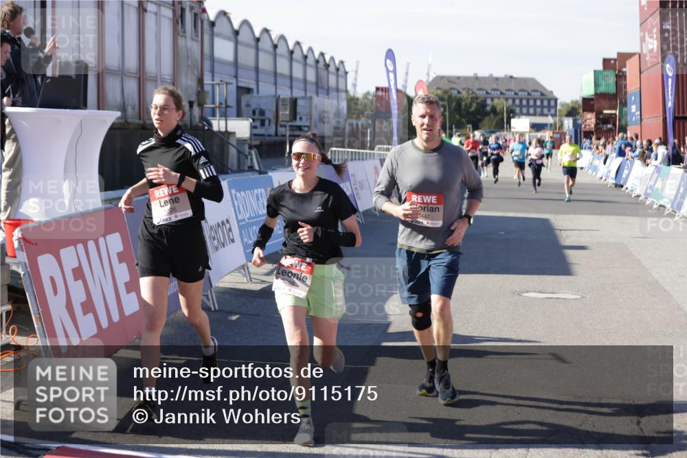 03.10.2025 - Köhlbrandbrückenlauf Jannik Wohlers http://msf.ph/oto/9115175 03.10.2025 13:32:37 Ziel 5226, 5255, 5286, 5357, 5442, 5876, 5891, 5892, 6141, 6360 meine-sportfotos.de