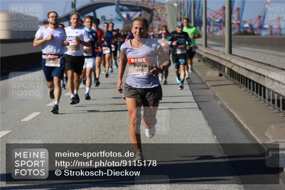 03.10.2025 - Köhlbrandbrückenlauf Strokosch-Dieckow http://msf.ph/oto/9115178 03.10.2025 12:47:45 Position 3 4162 meine-sportfotos.de