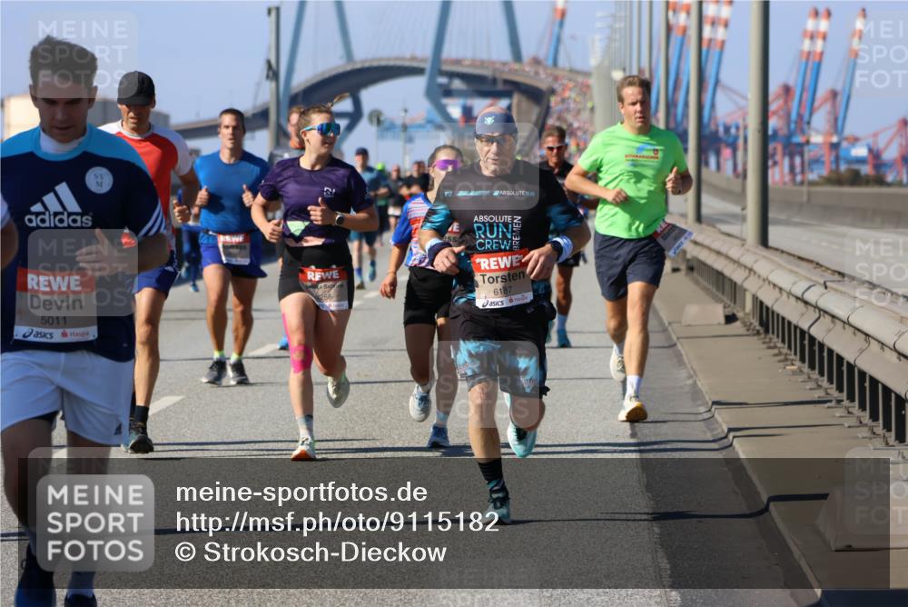 03.10.2025 - Köhlbrandbrückenlauf Strokosch-Dieckow http://msf.ph/oto/9115182 03.10.2025 12:47:50 Position 3 5011, 258, 6187 meine-sportfotos.de