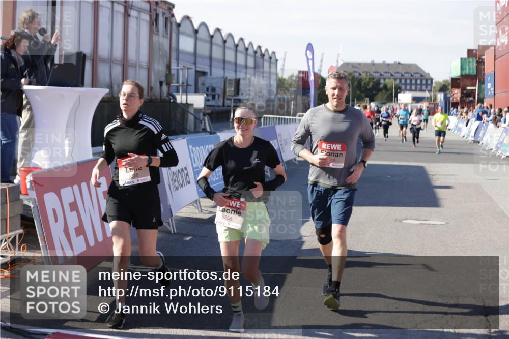 03.10.2025 - Köhlbrandbrückenlauf Jannik Wohlers http://msf.ph/oto/9115184 03.10.2025 13:32:37 Ziel 5226, 5255, 5286, 5357, 5442, 5876, 5891, 5892, 6141, 6360 meine-sportfotos.de