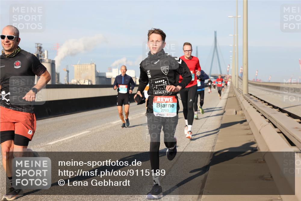03.10.2025 - Köhlbrandbrückenlauf Lena Gebhardt http://msf.ph/oto/9115189 03.10.2025 09:43:28 Position 2 4, 2760 meine-sportfotos.de