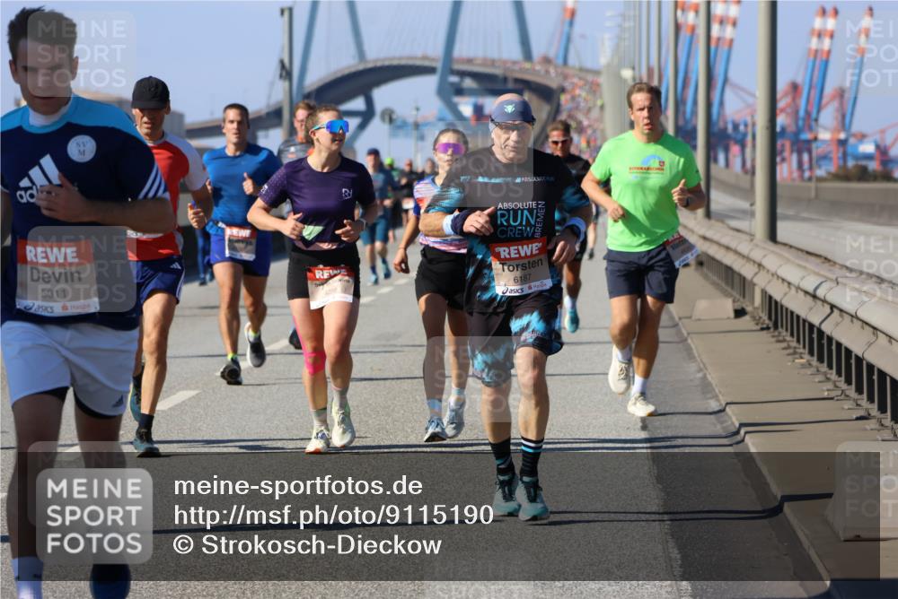 03.10.2025 - Köhlbrandbrückenlauf Strokosch-Dieckow http://msf.ph/oto/9115190 03.10.2025 12:47:50 Position 3 5011, 6187 meine-sportfotos.de