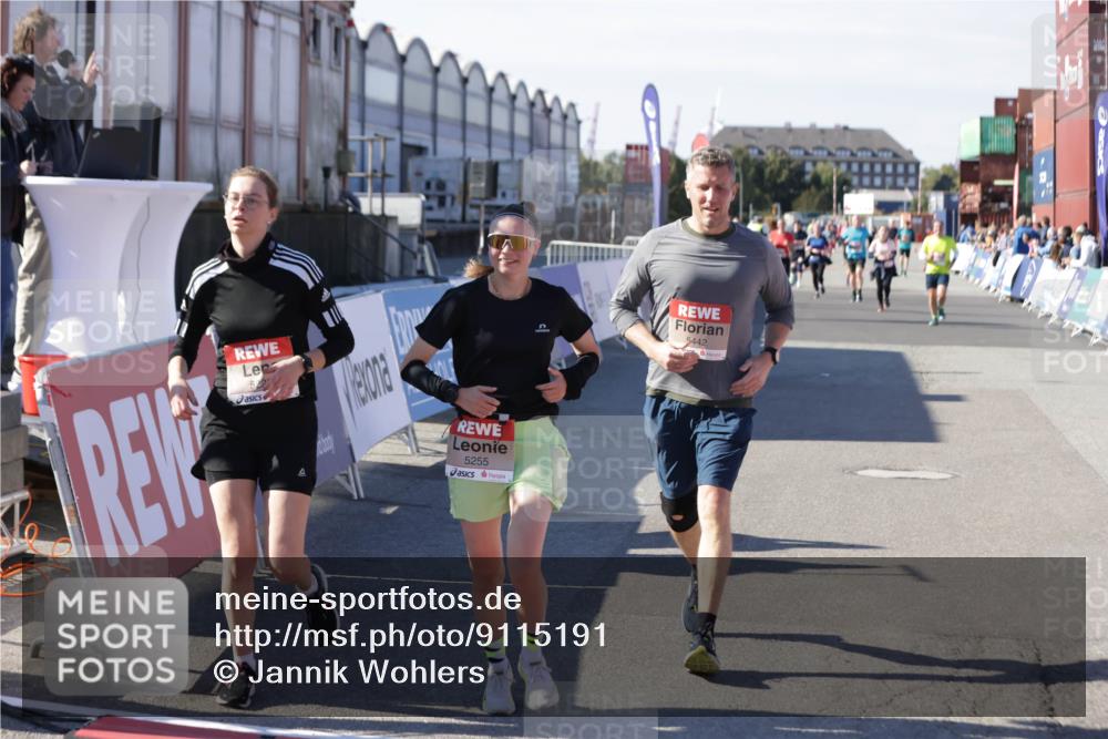 03.10.2025 - Köhlbrandbrückenlauf Jannik Wohlers http://msf.ph/oto/9115191 03.10.2025 13:32:37 Ziel 5226, 5255, 5286, 5357, 5442, 5876, 5891, 5892, 6141, 6360 meine-sportfotos.de