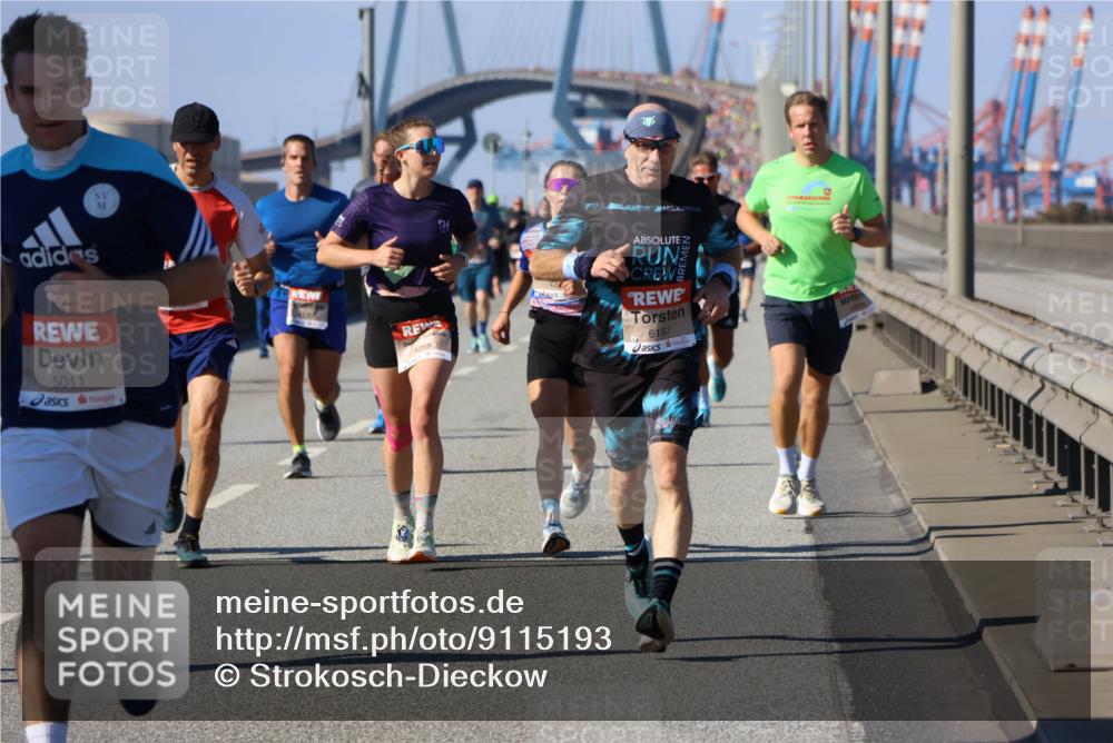 03.10.2025 - Köhlbrandbrückenlauf Strokosch-Dieckow http://msf.ph/oto/9115193 03.10.2025 12:47:50 Position 3 5011, 4256, 6187 meine-sportfotos.de