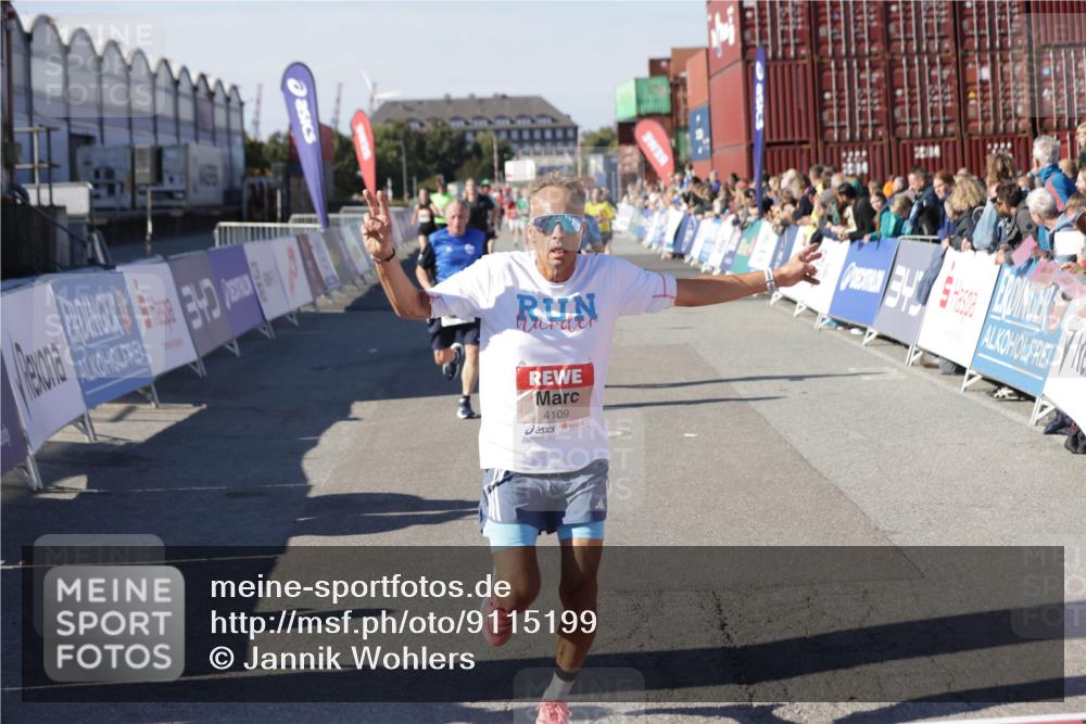 03.10.2025 - Köhlbrandbrückenlauf Jannik Wohlers http://msf.ph/oto/9115199 03.10.2025 13:02:13 Ziel 4109, 4130, 4281, 5617, 5697, 5845, 6032, 6461 meine-sportfotos.de