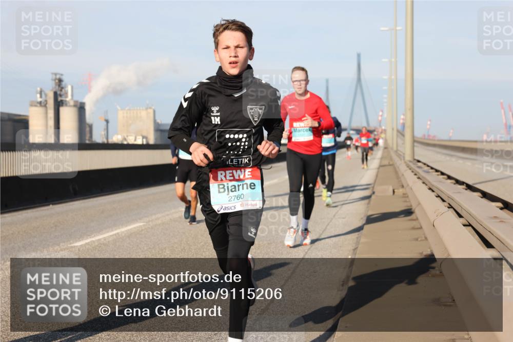 03.10.2025 - Köhlbrandbrückenlauf Lena Gebhardt http://msf.ph/oto/9115206 03.10.2025 09:43:28 Position 2 2760 meine-sportfotos.de