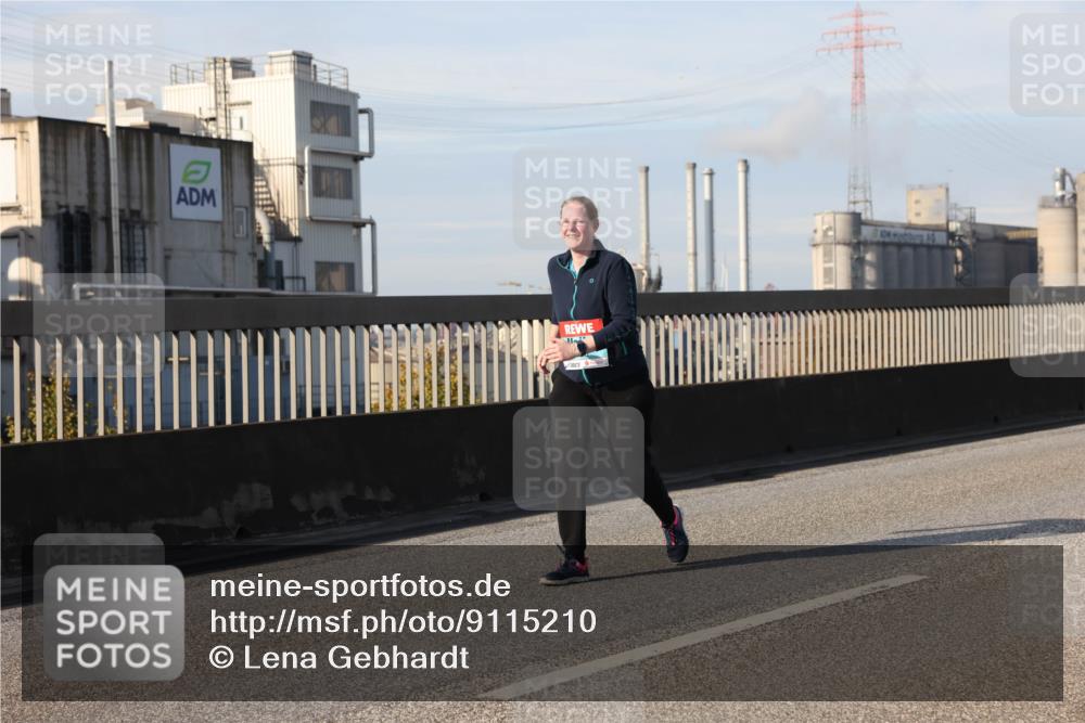 03.10.2025 - Köhlbrandbrückenlauf Lena Gebhardt http://msf.ph/oto/9115210 03.10.2025 10:18:00 Position 2 1 meine-sportfotos.de