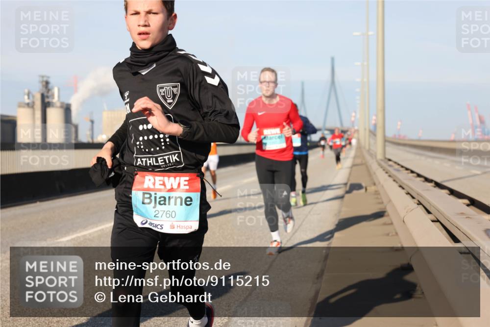 03.10.2025 - Köhlbrandbrückenlauf Lena Gebhardt http://msf.ph/oto/9115215 03.10.2025 09:43:29 Position 2 2760 meine-sportfotos.de