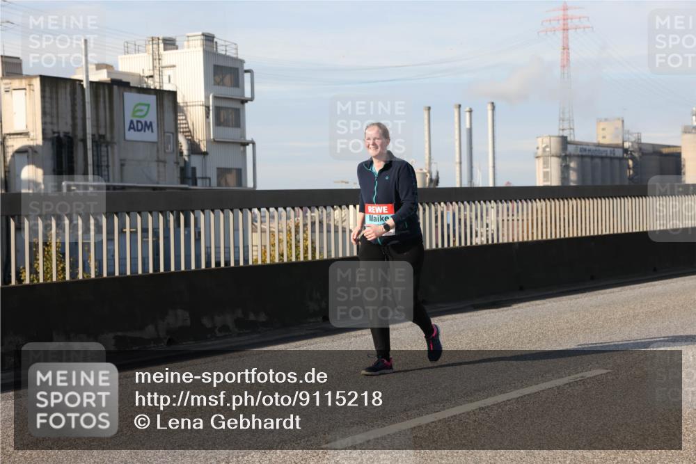 03.10.2025 - Köhlbrandbrückenlauf Lena Gebhardt http://msf.ph/oto/9115218 03.10.2025 10:18:00 Position 2  meine-sportfotos.de
