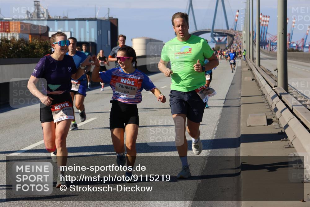 03.10.2025 - Köhlbrandbrückenlauf Strokosch-Dieckow http://msf.ph/oto/9115219 03.10.2025 12:47:56 Position 3 4258, 4206, 4820 meine-sportfotos.de