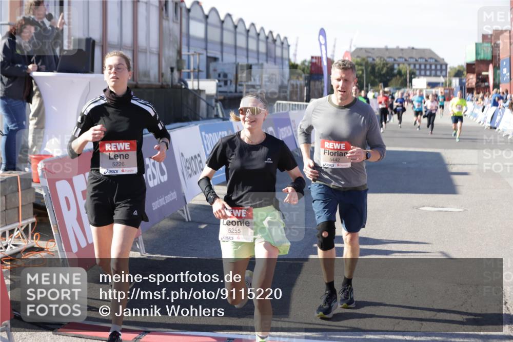 03.10.2025 - Köhlbrandbrückenlauf Jannik Wohlers http://msf.ph/oto/9115220 03.10.2025 13:32:38 Ziel 5226, 5255, 5286, 5442, 5876, 6141, 6360 meine-sportfotos.de