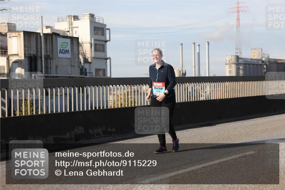 03.10.2025 - Köhlbrandbrückenlauf Lena Gebhardt http://msf.ph/oto/9115229 03.10.2025 10:18:00 Position 2 2428 meine-sportfotos.de
