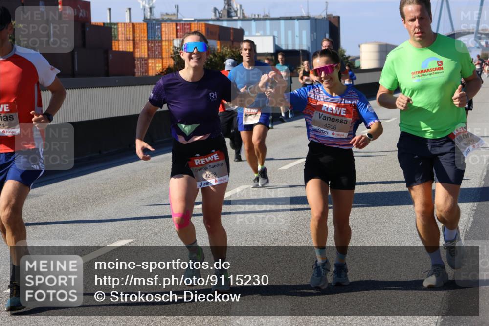 03.10.2025 - Köhlbrandbrückenlauf Strokosch-Dieckow http://msf.ph/oto/9115230 03.10.2025 12:47:56 Position 3 24, 4258, 4206, 4820 meine-sportfotos.de