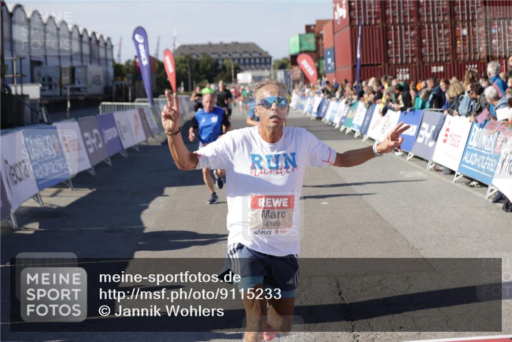 03.10.2025 - Köhlbrandbrückenlauf Jannik Wohlers http://msf.ph/oto/9115233 03.10.2025 13:02:13 Ziel 4109, 4130, 4281, 5617, 5697, 5845, 6032, 6461 meine-sportfotos.de