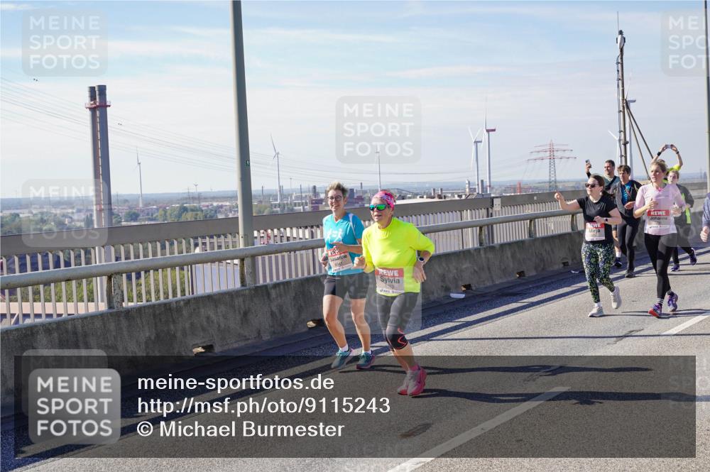 03.10.2025 - Köhlbrandbrückenlauf Michael Burmester http://msf.ph/oto/9115243 03.10.2025 12:56:45 Position 2 6553 meine-sportfotos.de