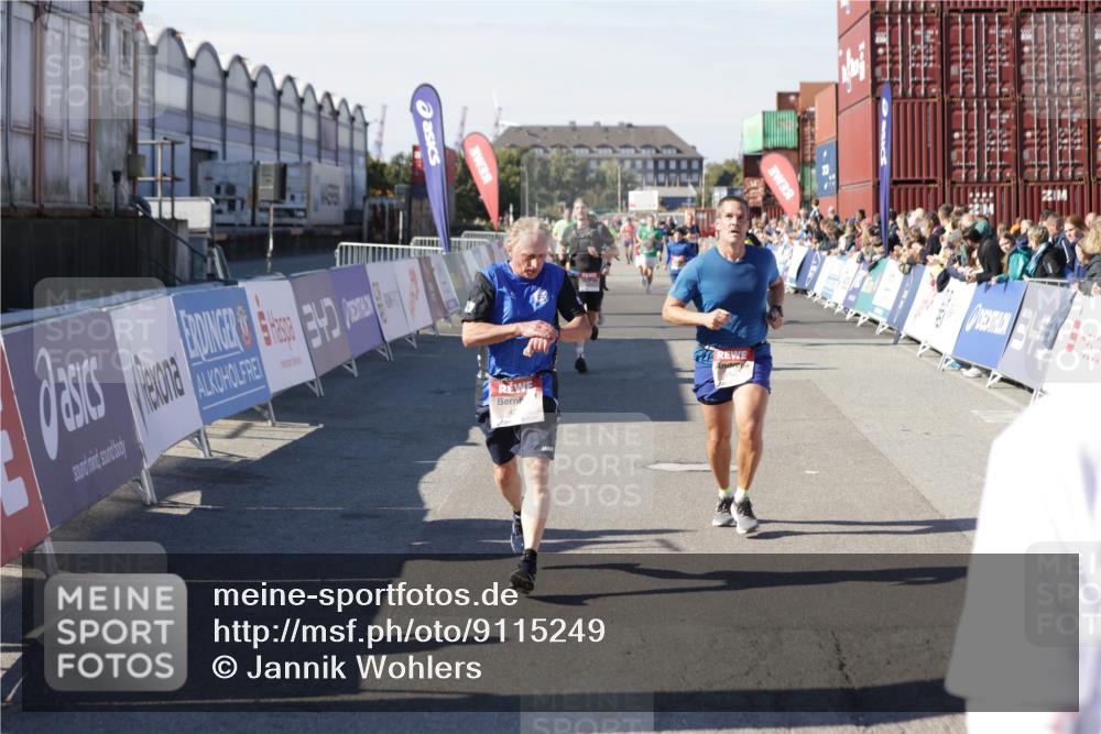 03.10.2025 - Köhlbrandbrückenlauf Jannik Wohlers http://msf.ph/oto/9115249 03.10.2025 13:02:15 Ziel 4109, 4130, 4281, 4492, 4946, 5617, 5697, 5845, 6032 meine-sportfotos.de