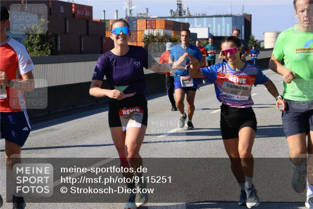 03.10.2025 - Köhlbrandbrückenlauf Strokosch-Dieckow http://msf.ph/oto/9115251 03.10.2025 12:47:57 Position 3 4130, 4206 meine-sportfotos.de