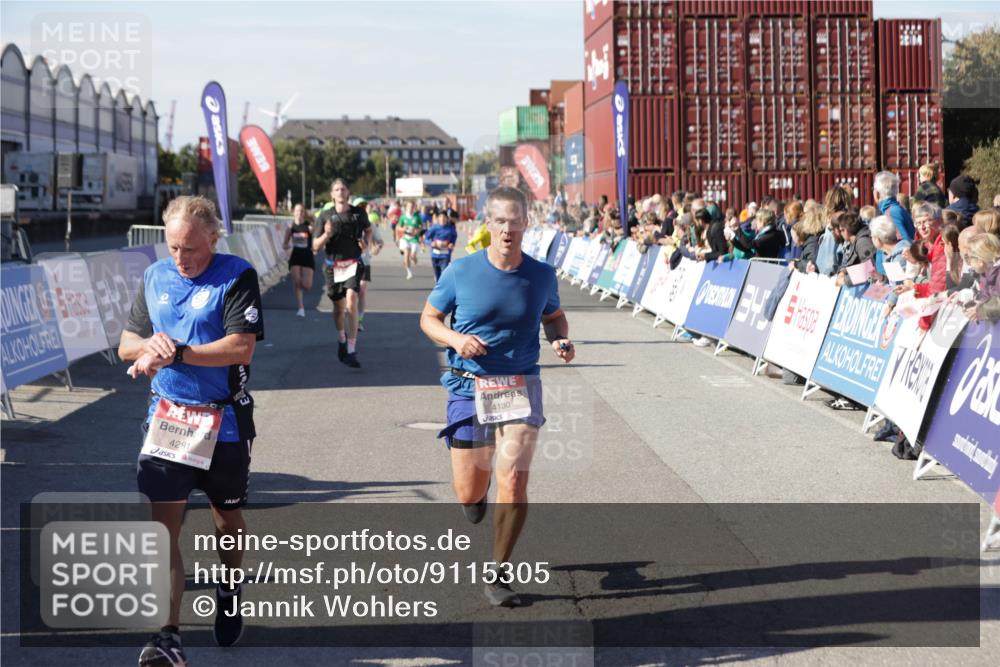 03.10.2025 - Köhlbrandbrückenlauf Jannik Wohlers http://msf.ph/oto/9115305 03.10.2025 13:02:15 Ziel 4109, 4130, 4281, 4492, 4946, 5617, 5697, 5845, 6032 meine-sportfotos.de
