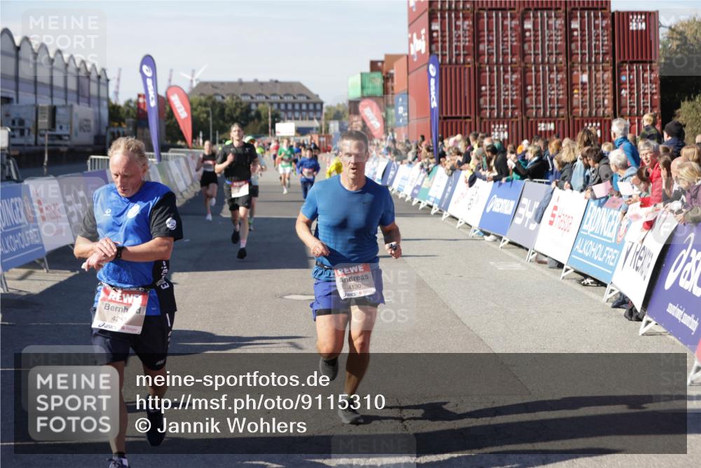03.10.2025 - Köhlbrandbrückenlauf Jannik Wohlers http://msf.ph/oto/9115310 03.10.2025 13:02:16 Ziel 4109, 4130, 4281, 4492, 4946, 5617, 5697, 5747, 5845, 6032 meine-sportfotos.de