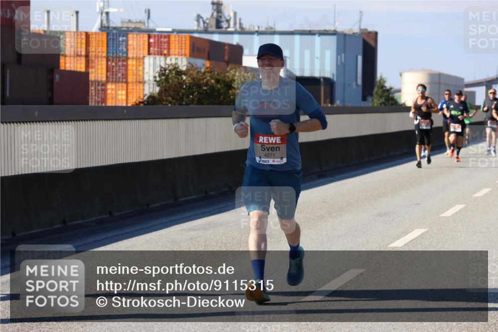 03.10.2025 - Köhlbrandbrückenlauf Strokosch-Dieckow http://msf.ph/oto/9115315 03.10.2025 12:48:08 Position 3 4271 meine-sportfotos.de