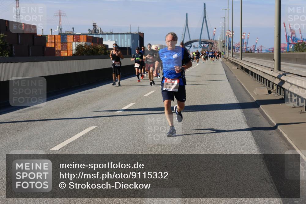 03.10.2025 - Köhlbrandbrückenlauf Strokosch-Dieckow http://msf.ph/oto/9115332 03.10.2025 12:48:15 Position 3 428 meine-sportfotos.de
