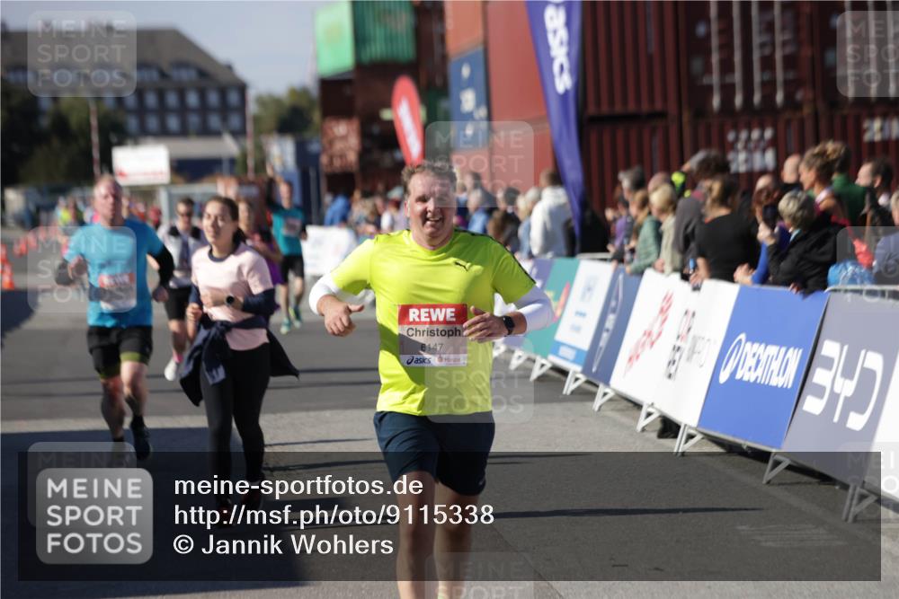 03.10.2025 - Köhlbrandbrückenlauf Jannik Wohlers http://msf.ph/oto/9115338 03.10.2025 13:32:45 Ziel 5133, 5226, 5255, 5442, 5446, 5477, 5478, 6147, 6148, 6360, 6513 meine-sportfotos.de