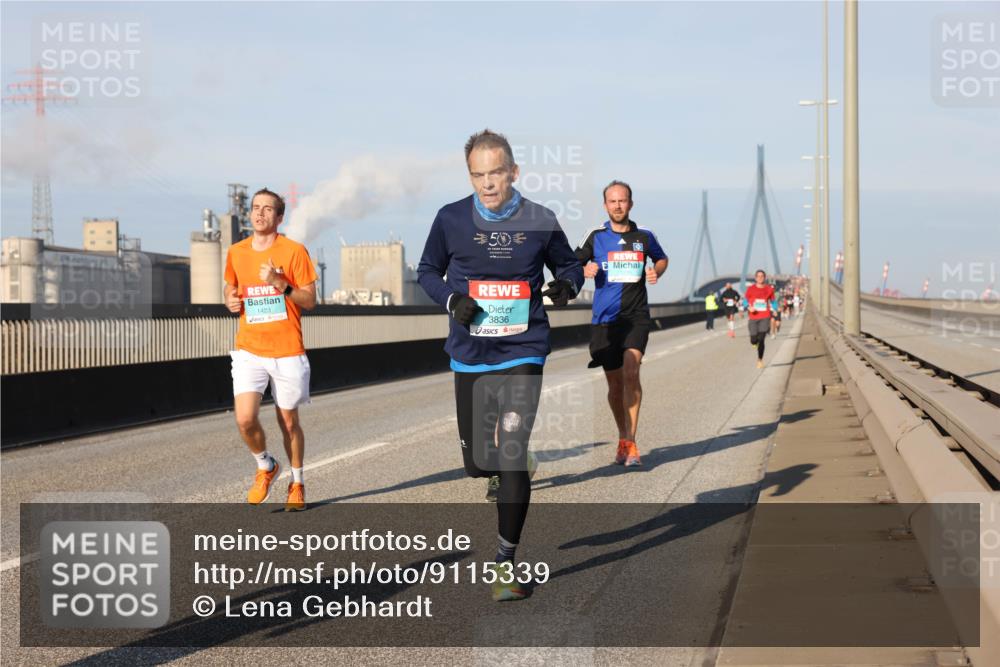 03.10.2025 - Köhlbrandbrückenlauf Lena Gebhardt http://msf.ph/oto/9115339 03.10.2025 09:43:31 Position 2 1423, 50, 3836 meine-sportfotos.de