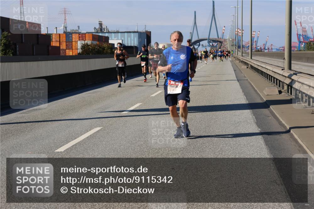 03.10.2025 - Köhlbrandbrückenlauf Strokosch-Dieckow http://msf.ph/oto/9115342 03.10.2025 12:48:15 Position 3 42 meine-sportfotos.de