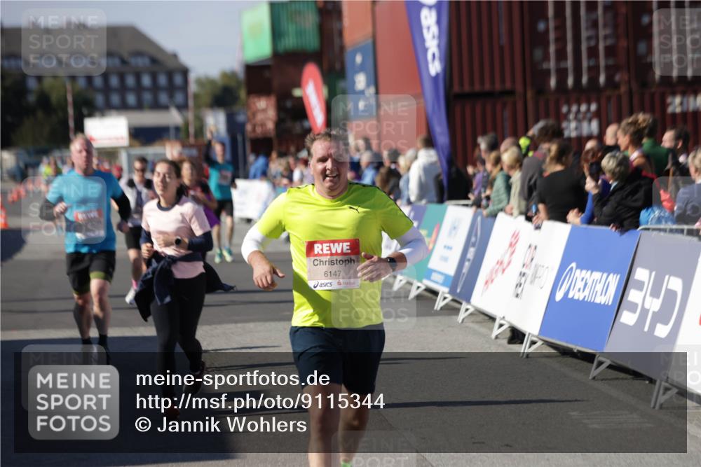 03.10.2025 - Köhlbrandbrückenlauf Jannik Wohlers http://msf.ph/oto/9115344 03.10.2025 13:32:45 Ziel 5133, 5226, 5255, 5442, 5446, 5477, 5478, 6147, 6148, 6360, 6513 meine-sportfotos.de