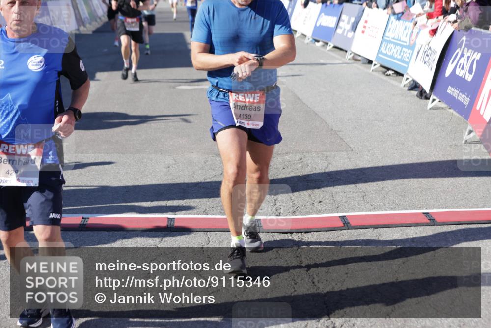 03.10.2025 - Köhlbrandbrückenlauf Jannik Wohlers http://msf.ph/oto/9115346 03.10.2025 13:02:16 Ziel 4109, 4130, 4281, 4492, 4946, 5617, 5697, 5747, 5845, 6032 meine-sportfotos.de