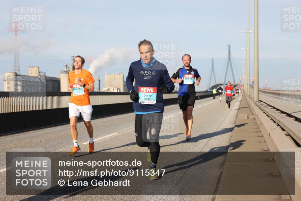 03.10.2025 - Köhlbrandbrückenlauf Lena Gebhardt http://msf.ph/oto/9115347 03.10.2025 09:43:31 Position 2 1423, 50, 3836 meine-sportfotos.de