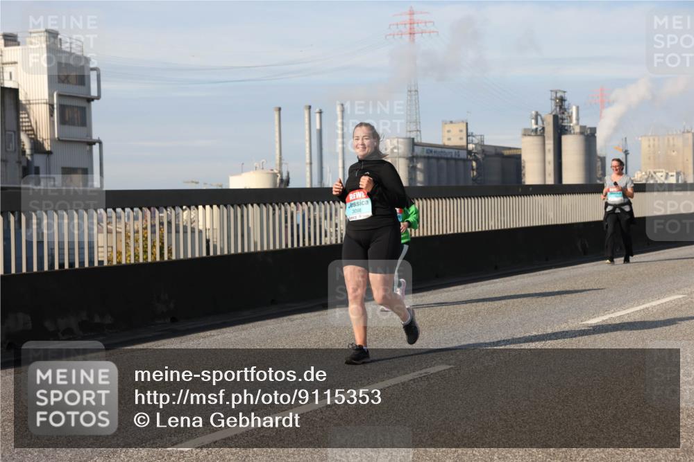 03.10.2025 - Köhlbrandbrückenlauf Lena Gebhardt http://msf.ph/oto/9115353 03.10.2025 10:18:10 Position 2 3098 meine-sportfotos.de