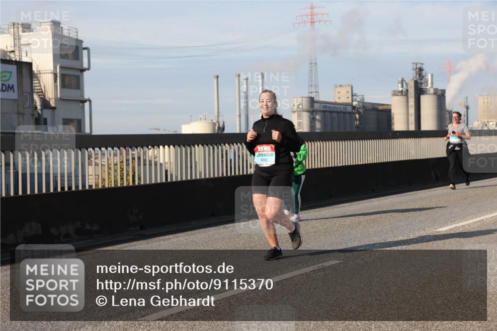 03.10.2025 - Köhlbrandbrückenlauf Lena Gebhardt http://msf.ph/oto/9115370 03.10.2025 10:18:10 Position 2 3098 meine-sportfotos.de
