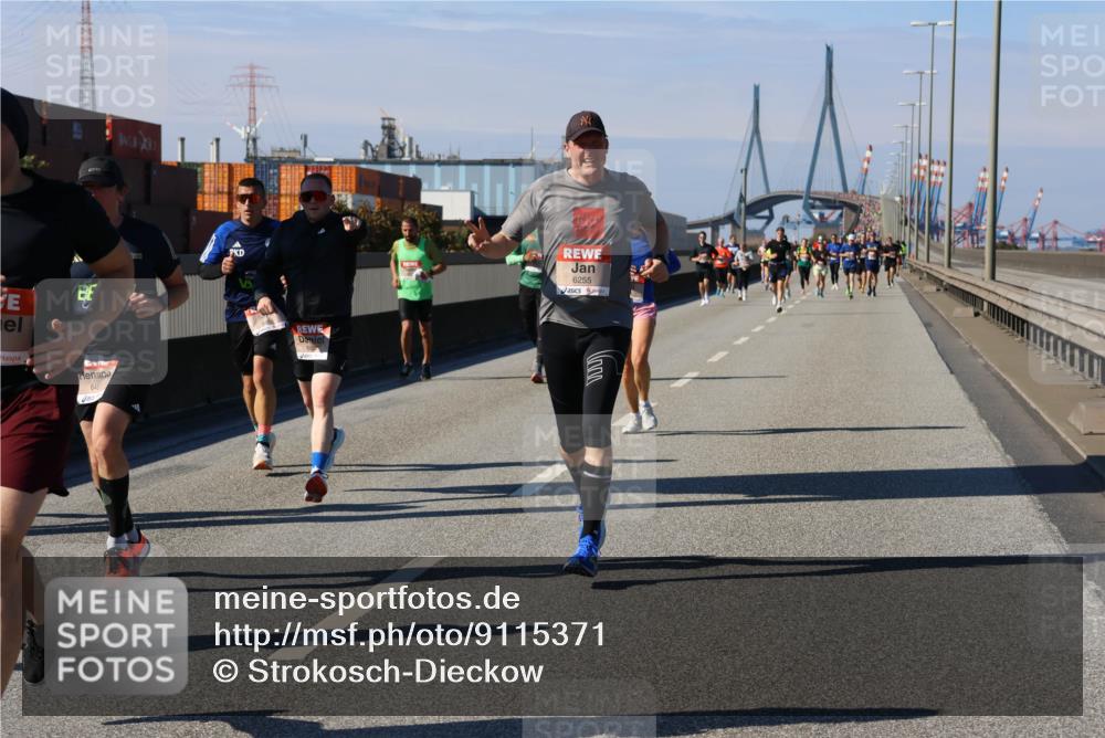 03.10.2025 - Köhlbrandbrückenlauf Strokosch-Dieckow http://msf.ph/oto/9115371 03.10.2025 12:48:21 Position 3 646, 6255 meine-sportfotos.de