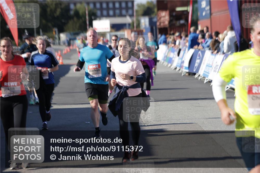03.10.2025 - Köhlbrandbrückenlauf Jannik Wohlers http://msf.ph/oto/9115372 03.10.2025 13:32:47 Ziel 5133, 5187, 5226, 5255, 5273, 5442, 5446, 5477, 5478, 6147, 6148, 6360, 6513 meine-sportfotos.de