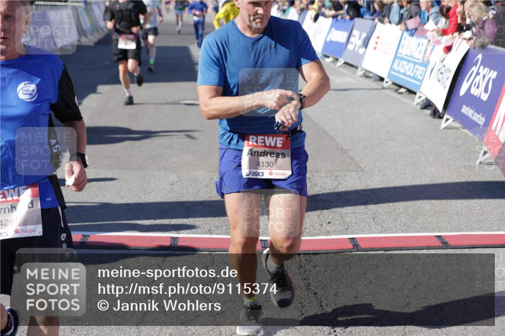03.10.2025 - Köhlbrandbrückenlauf Jannik Wohlers http://msf.ph/oto/9115374 03.10.2025 13:02:17 Ziel 4109, 4130, 4281, 4492, 4946, 5617, 5697, 5747, 5845, 6492 meine-sportfotos.de
