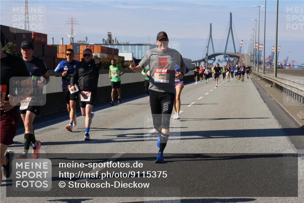 03.10.2025 - Köhlbrandbrückenlauf Strokosch-Dieckow http://msf.ph/oto/9115375 03.10.2025 12:48:21 Position 3 6461, 6255 meine-sportfotos.de