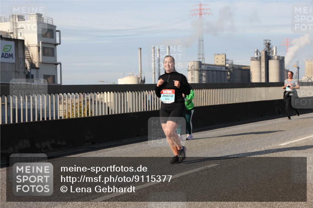 03.10.2025 - Köhlbrandbrückenlauf Lena Gebhardt http://msf.ph/oto/9115377 03.10.2025 10:18:10 Position 2 3098 meine-sportfotos.de